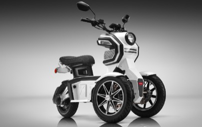 逗哈发布双前轮智能机车itank售价7999元