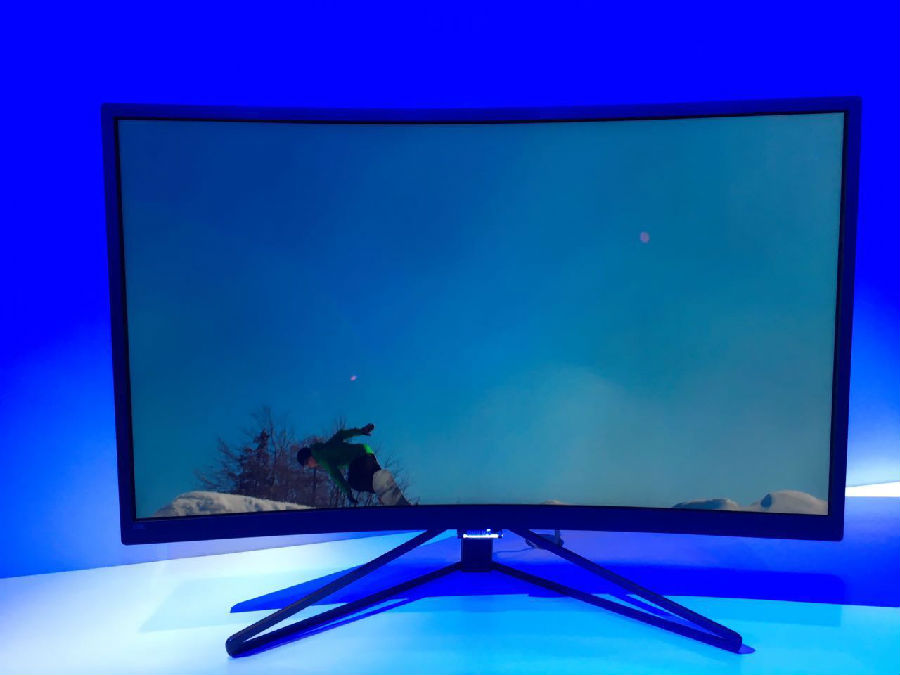 蓝鲸tmt 8月24日文:日前,三星显示联合中国电子商会举办曲面电视/显示